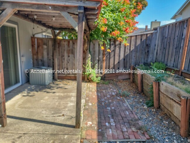 Building Photo - 217 Elbridge Ave