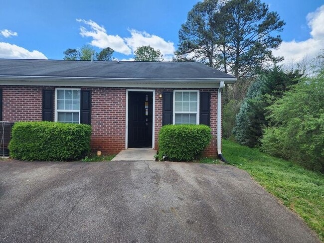 Building Photo - All Electric 1 Bedroom 1 Bathroom- WATER Flat Rate $50