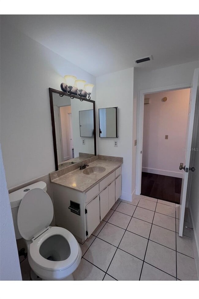 Building Photo - 9224 Sunflower Dr