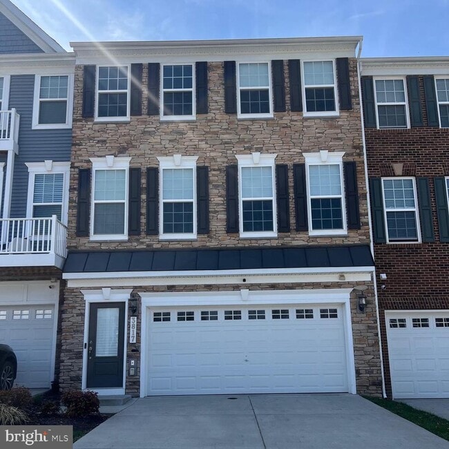 Building Photo - 3817 Polo Pl