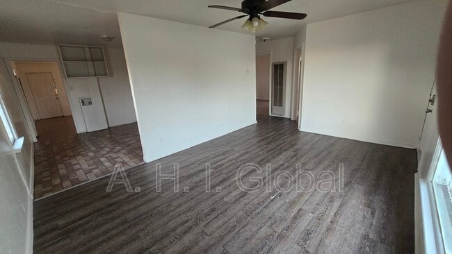 Building Photo - 1113 NW 21st Ave