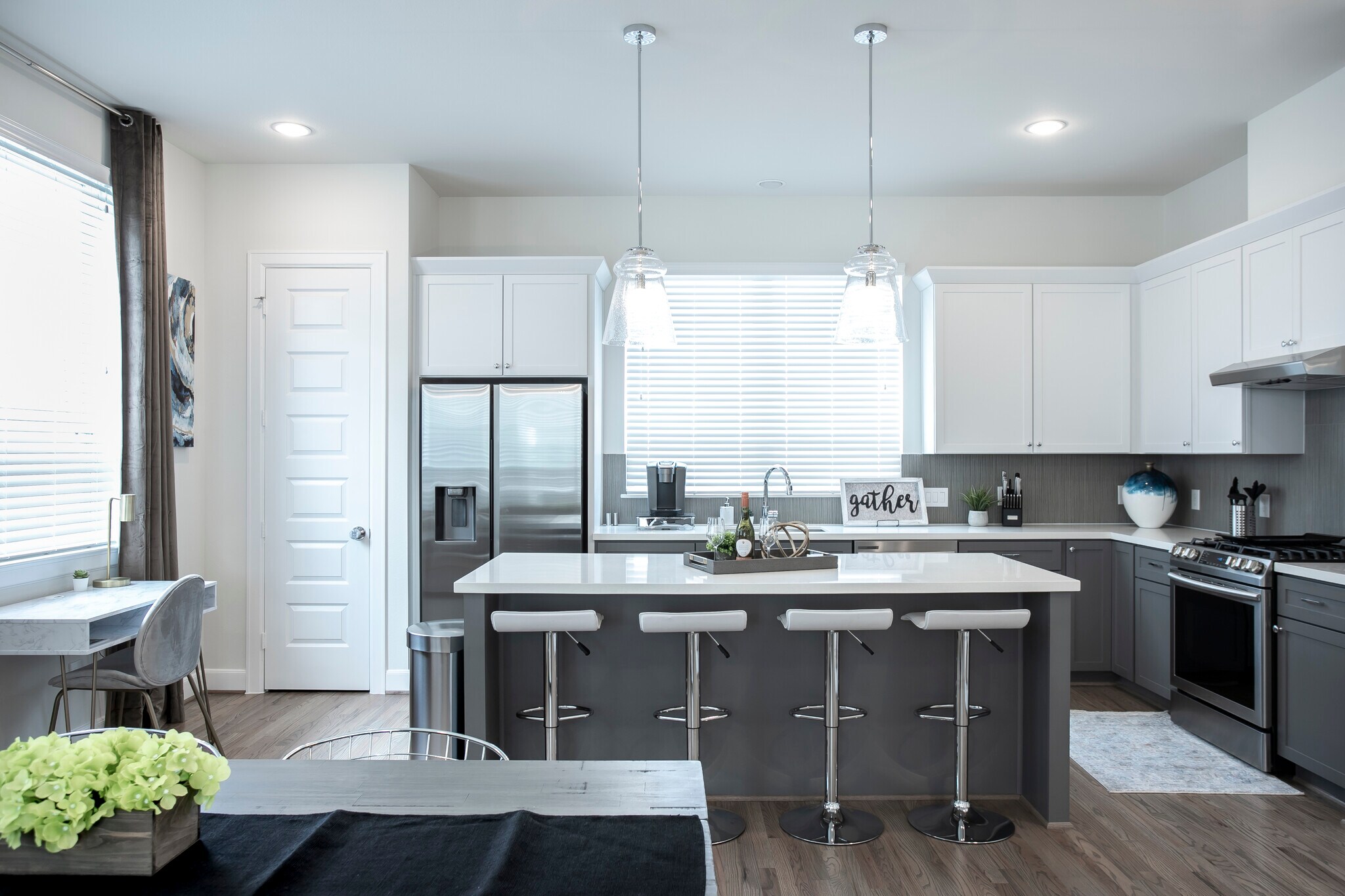 Pull up a seat at the bar, great for entertaining. - 2713 Eado Edge Ct