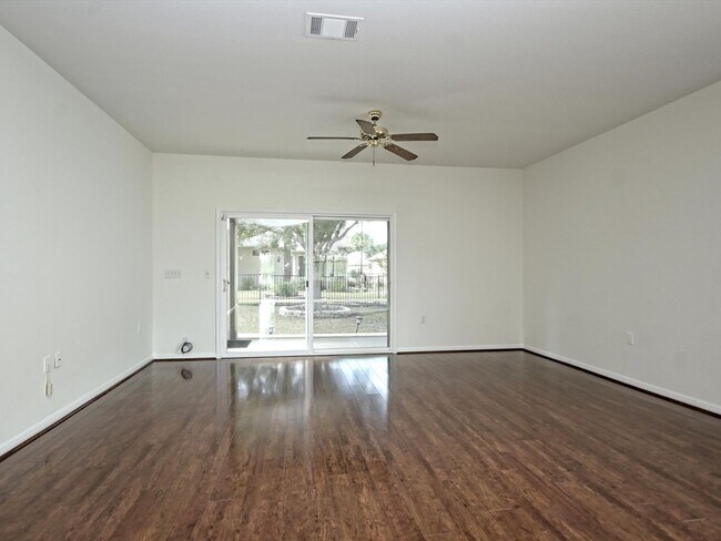 Building Photo - 708 Texas Dr