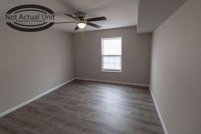 Building Photo - 3408 Balboa Ln