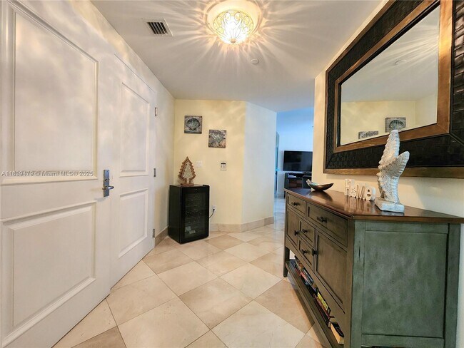 Building Photo - 3101 S Ocean Dr