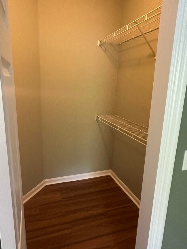 Building Photo - 2801 Chancellorsville Dr