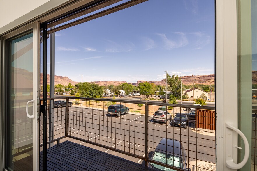 Building Photo - 443 Kane Creek Blvd