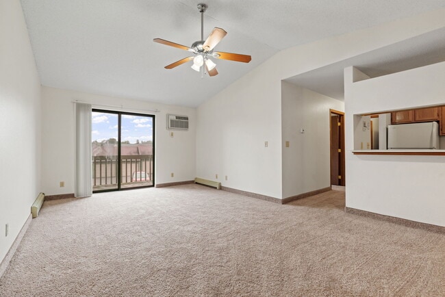 Cascade - 2 Bed / 1 Bath - 900 Sq.Ft. - Jordan Creek and Mills