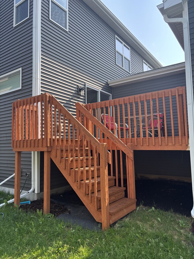 Building Photo - 631 Hillcrest Dr