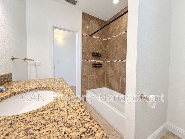 Building Photo - 2714 W Palmetto St