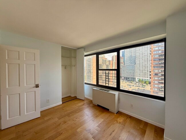Building Photo - 135 Montgomery St