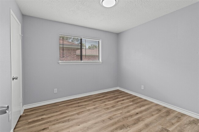 Building Photo - 20903 Union Park Dr