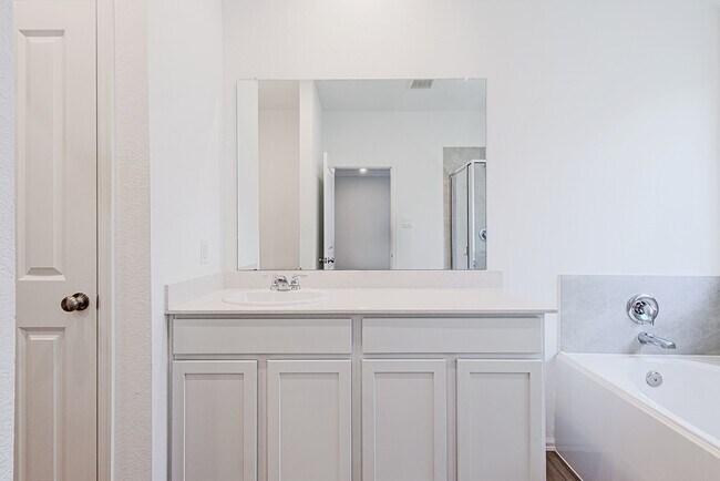 Building Photo - 6318 Astoria Pk Ln