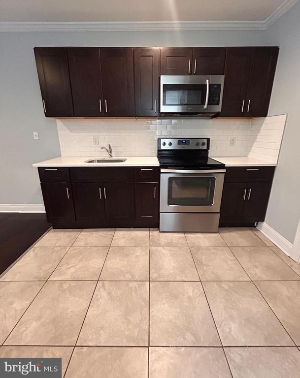 Building Photo - 6223 Hazel Ave