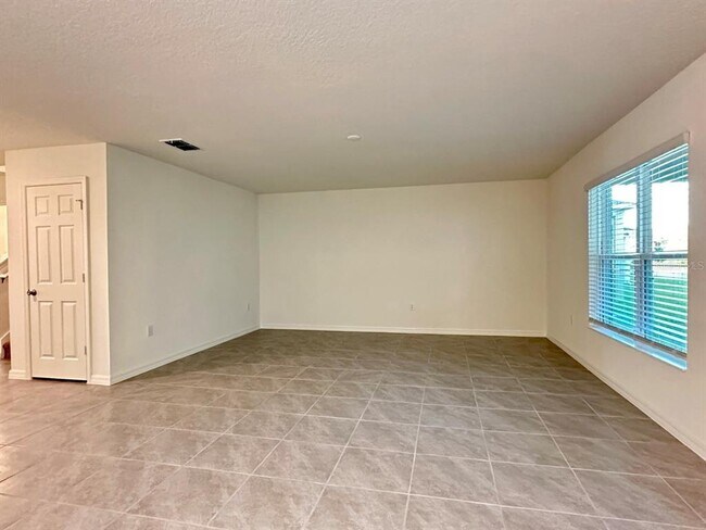 Building Photo - 2872 Sanctuary Dr