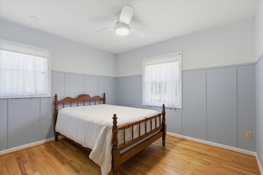 Building Photo - 45320 Barefoot Dr
