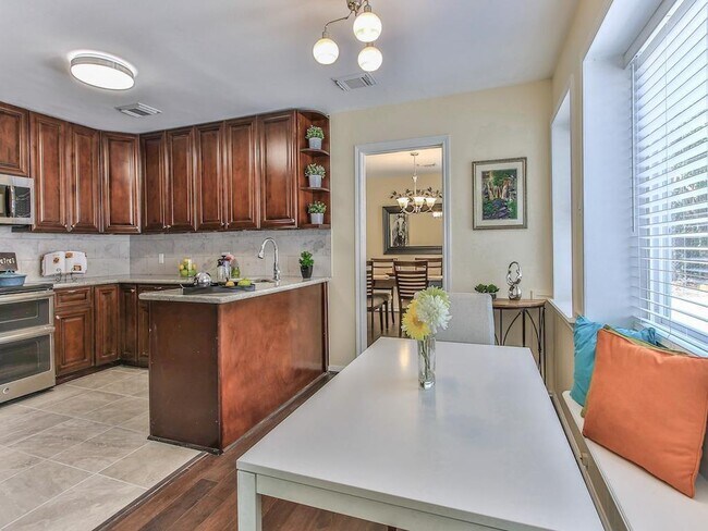 Building Photo - 12514 Kingsride Ln