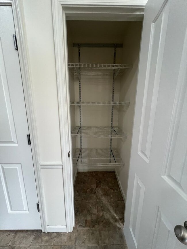 Building Photo - Nice 3 Bedroom 2 Bath plus Bonus Room in Murfreesboro - Available Immediately!