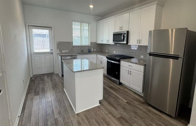 Building Photo - 1612 Hope Rnch Rd