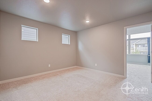 Building Photo - 12323 NE 116th Way