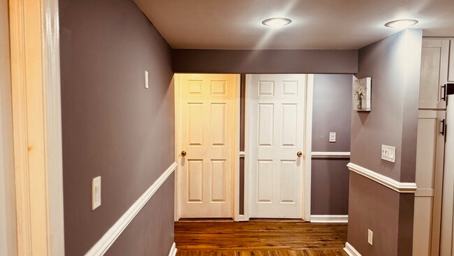 Building Photo - 609 Oxford St