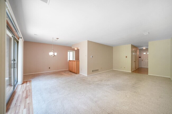 Building Photo - 3 Bed 2.5 Bath Townhome in Chesterbrook