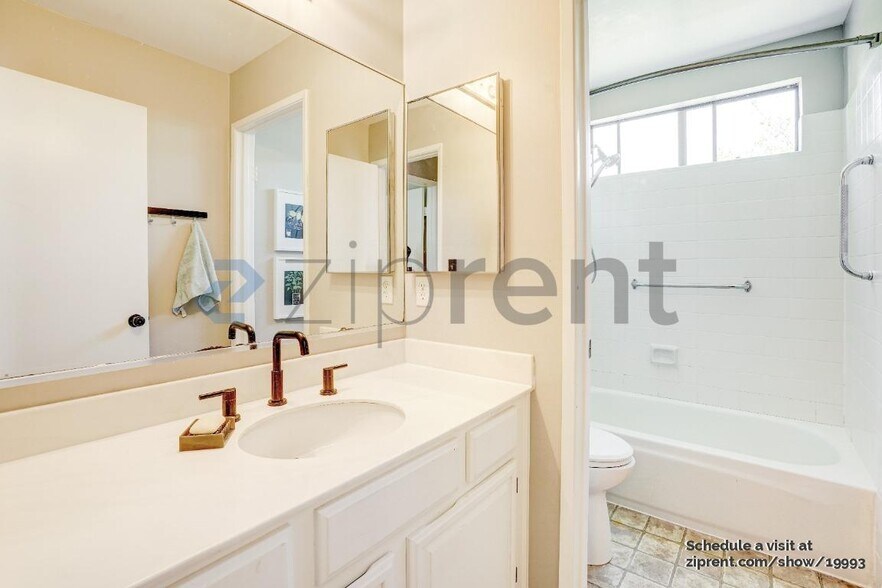 Building Photo - 1444 Cortez Ct