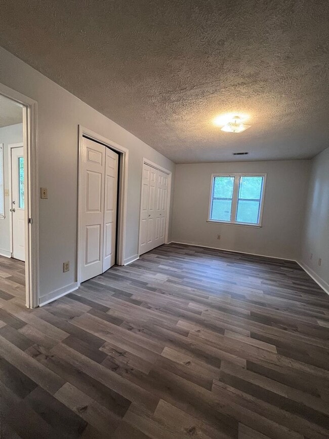 Building Photo - Brown Investments Duplex