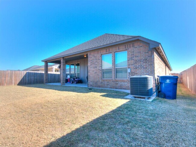 Building Photo - 16125 Buffalo Dr