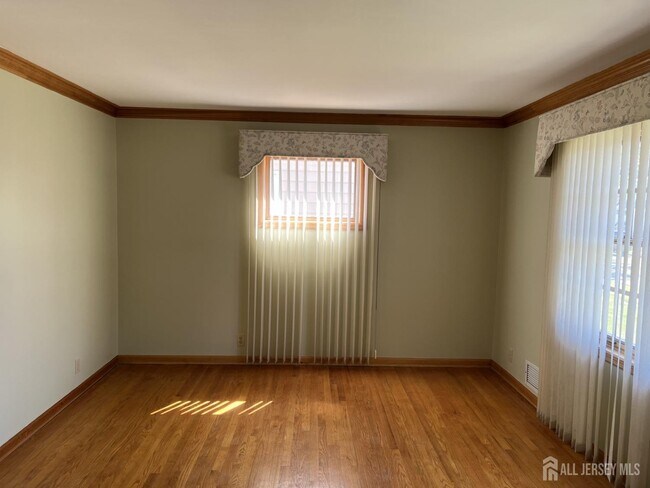 Building Photo - 30 Cypress St