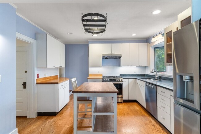 Building Photo - 161 Highland Ave