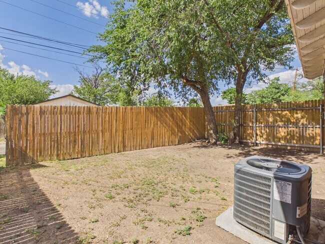 Building Photo - 2716 Duncan Dr