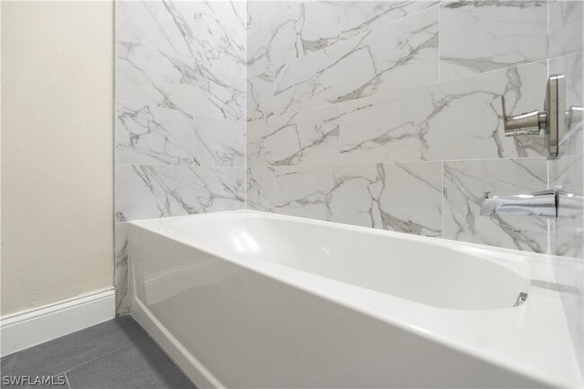 Building Photo - 1043 Albert Ave