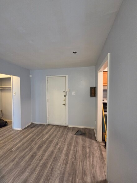 Building Photo - 8125 W Chester Pike
