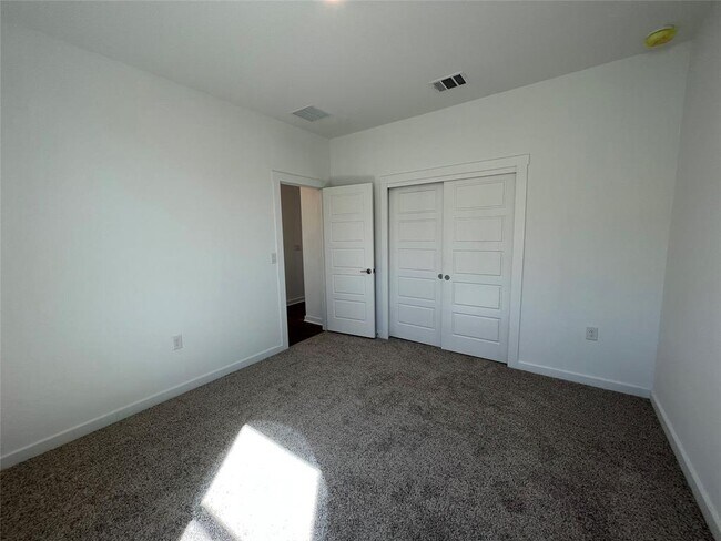 Building Photo - 13820 Lubeck Dr
