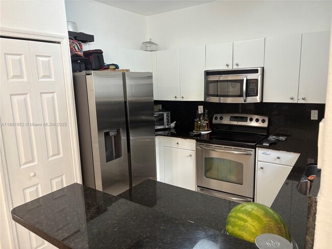 Building Photo - 8108 NW 108th Ct