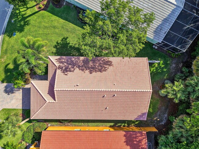 Building Photo - 8403 Siciliano St