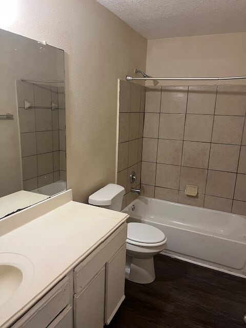 Building Photo - 3203 Apple Dale Dr