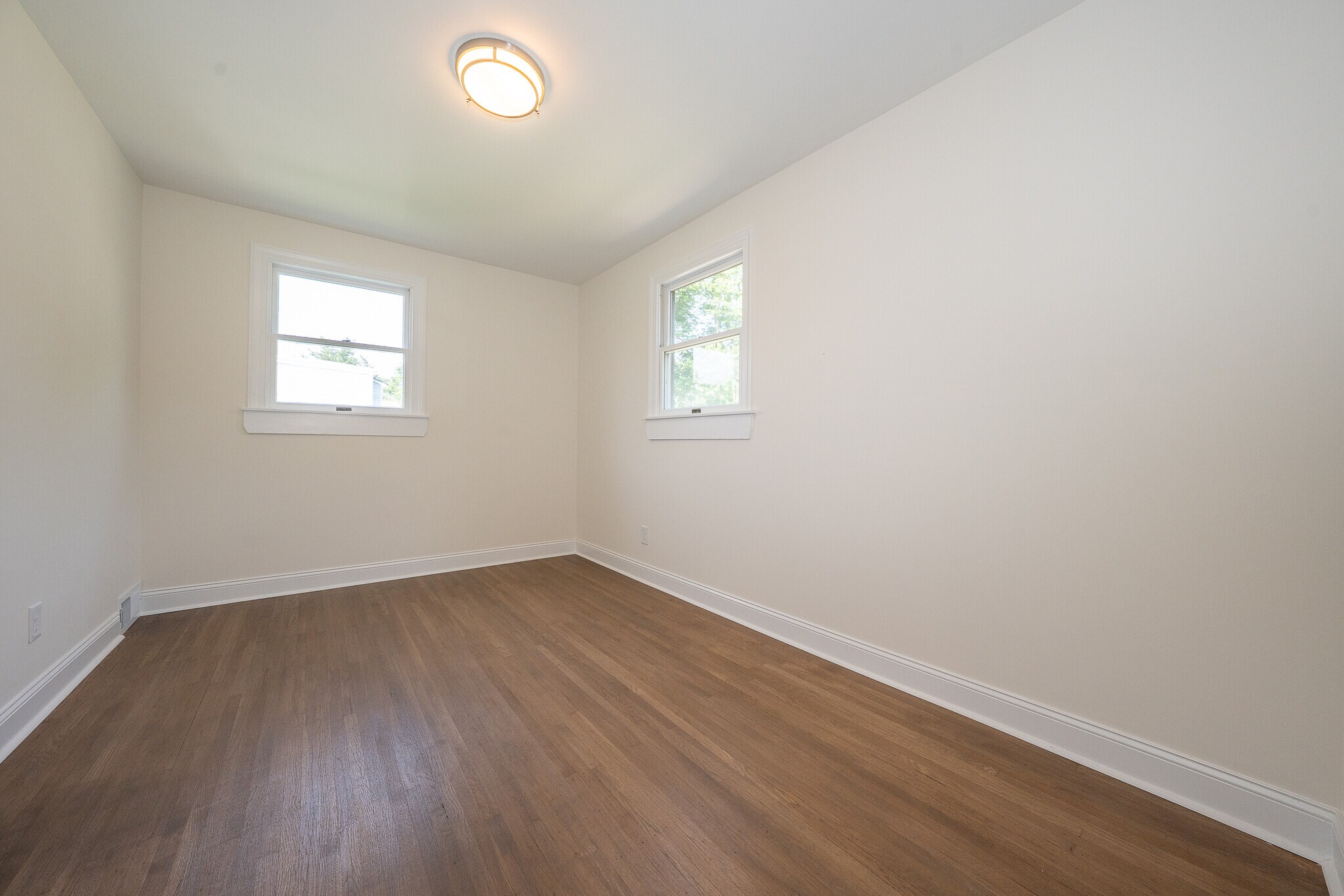 Building Photo - 503 Poplar Rd