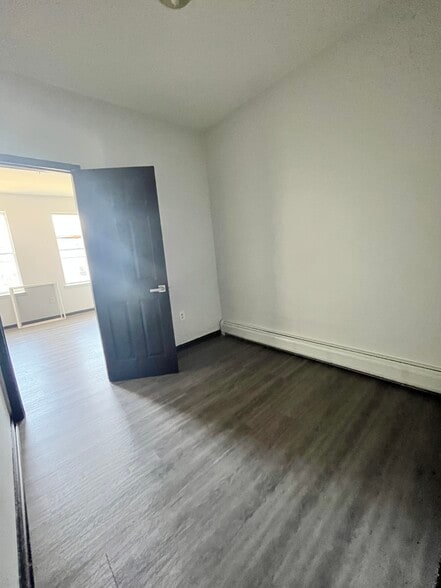 89-91 East 25th St 3 - 90 E 25th St