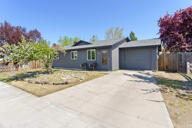 Primary Photo - 1640 SW 35th St