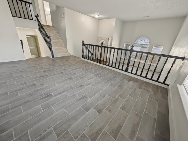 Building Photo - 3016 Park Royal Dr