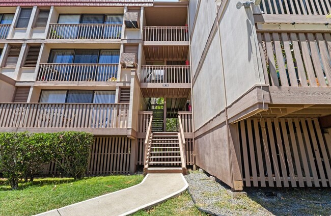 Building Photo - Makaha Valley Plantation - Two Bedroom