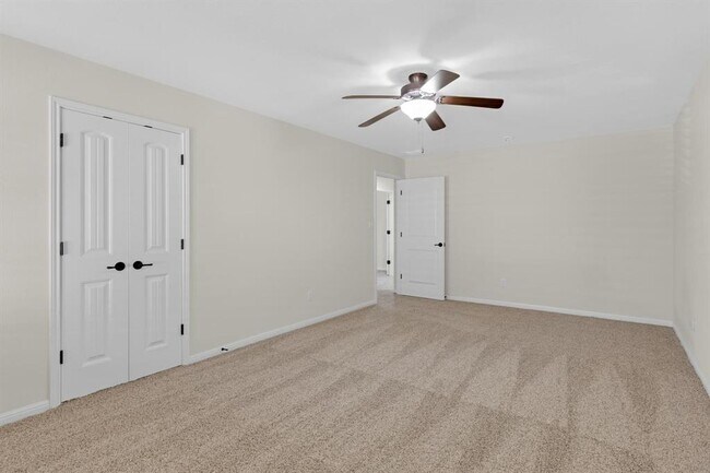 Building Photo - 687 Ledge Stone Dr