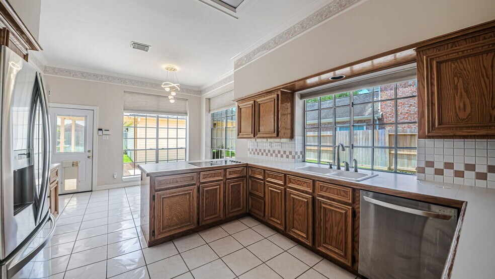 Building Photo - 3211 Prosperity Dr