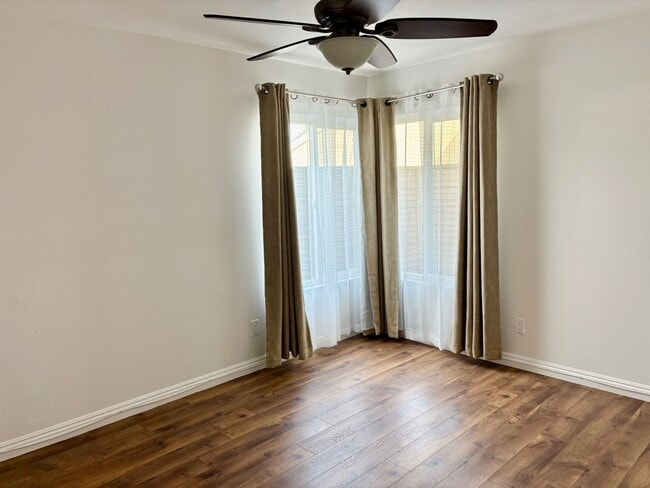 Building Photo - 516 Derby Rd