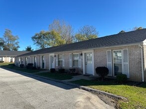 Building Photo - Riverview Apartments