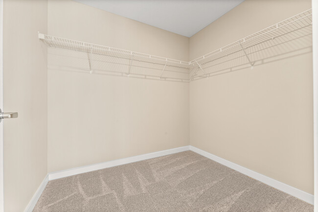 Building Photo - 705 Ravenshire Ct