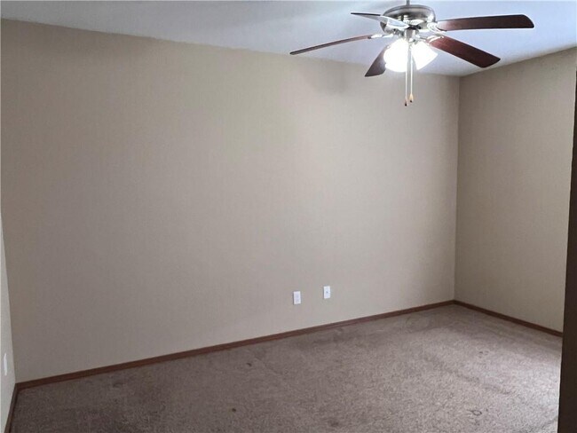 Building Photo - 140 Sage St