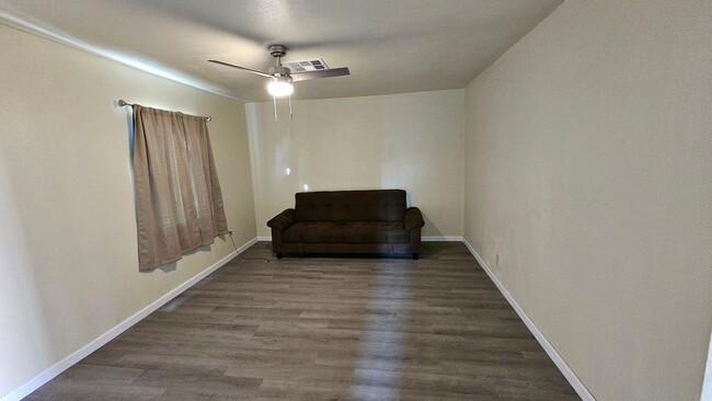 Building Photo - Newly Updated 3 Bd 1 Ba Wasco Home